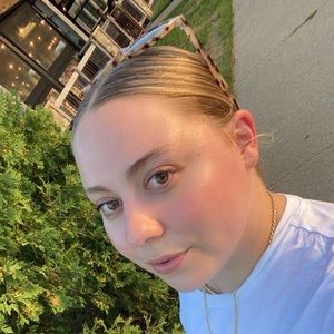Meet your Posher, Natalie